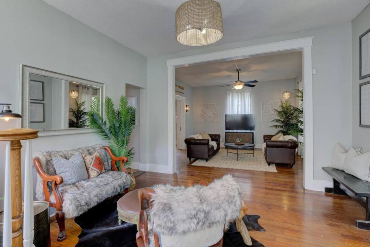 Historic Retreat In Midtown Holiday home *
